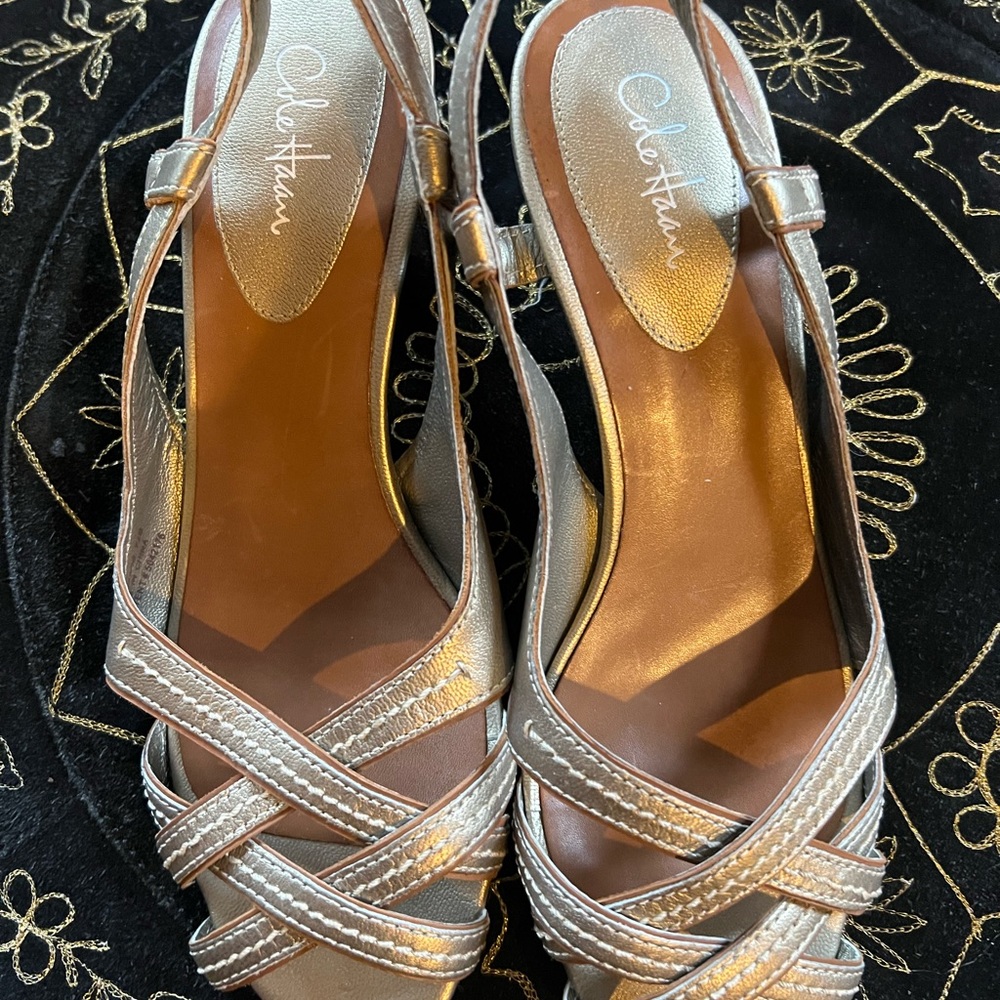 Cole Haan 9.5 Bronze Criss Cross Sandals Nike Air Comfort Rubber Soles Travel
